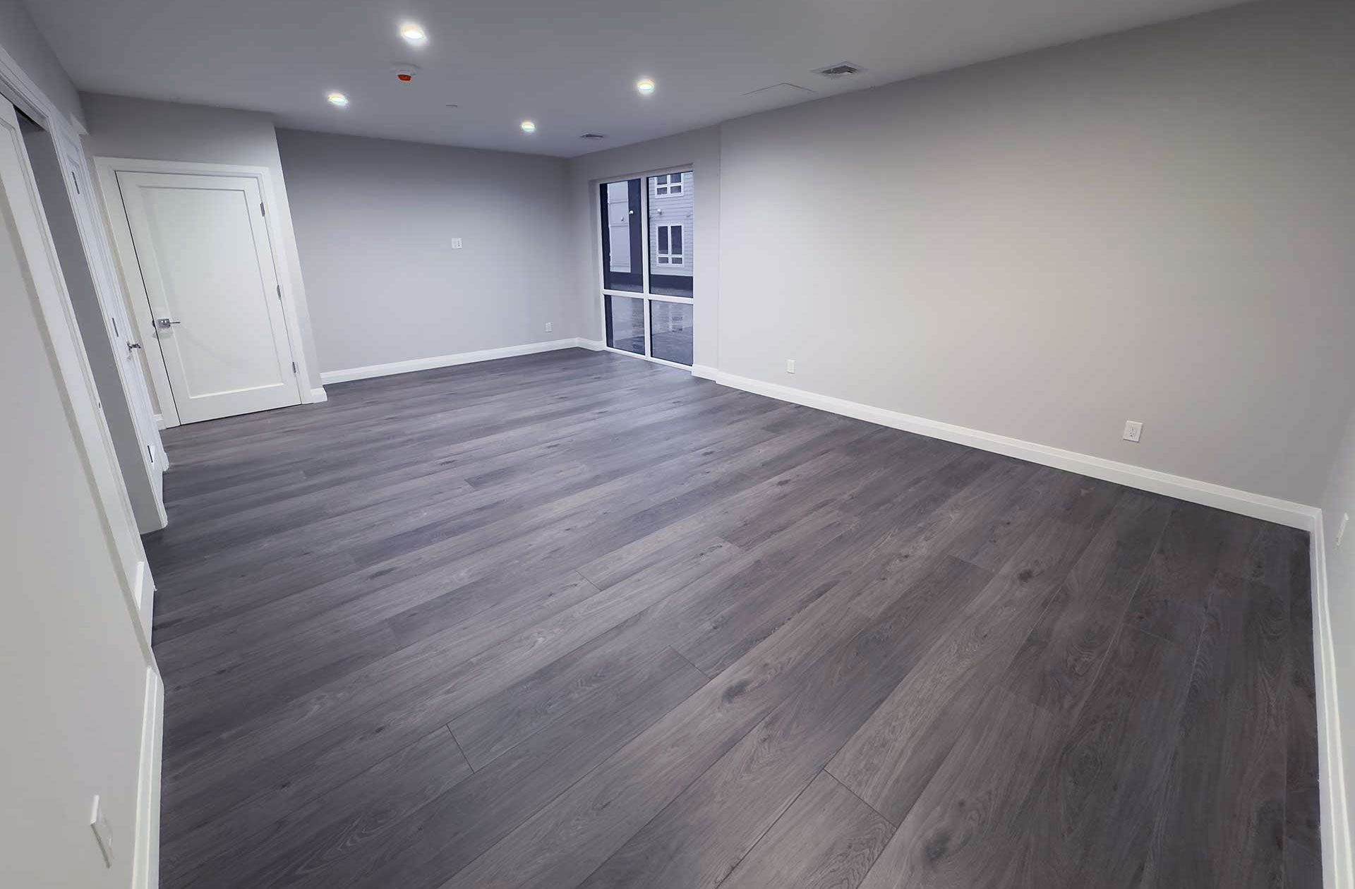 https://royalblueny.com/wp-content/uploads/2025/03/Studio-IMG_2.jpg